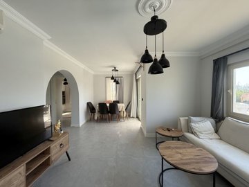 Luxurious Renovated Villa For Sale In Milas, Bogazici - Spacious, light living room