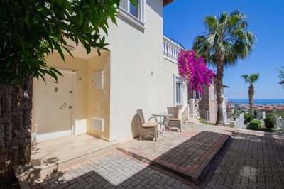An Alluring Hillside Villa In Alanya For Sale - Villa entrance