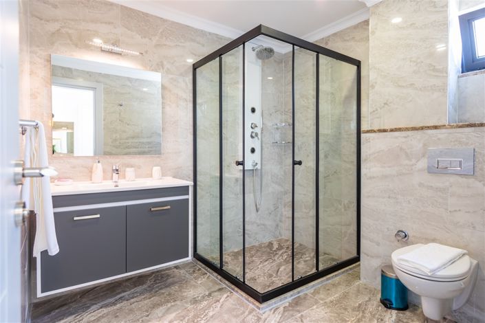 Image No.17-5 Bed Villa for sale