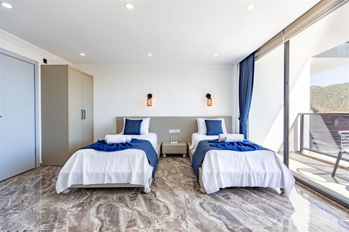 Image No.19-5 Bed Villa for sale