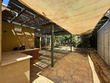 Rural Stone House & Bungalow In Bodrum For Sale - Shaded terrace