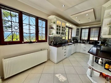 Bespoke Villa For Sale With A Private Pool & Jacuzzi In Kadikoy, Fethiye - Elegant kitchen