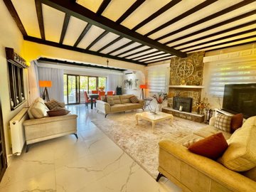 Bespoke Villa For Sale With A Private Pool & Jacuzzi In Kadikoy, Fethiye - Lounge with beamed ceilings