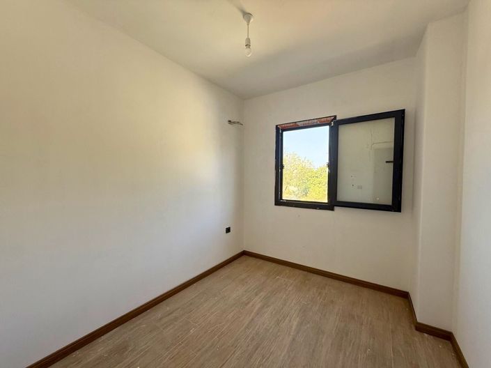 Image No.17-3 Bed Apartment for sale