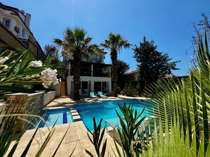 Image No.4-4 Bed Villa for sale