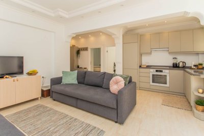 Sophisticated Alanya Apartment For Sale – Lounge to the kitchen