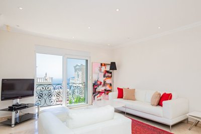 Meticulous Apartment For Sale With Sea Views In Cikcilli, Alanya - Lounge with sea views