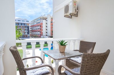 Flawless Two-Bedroom Apartment For Sale In Oba, Alanya – Private balcony