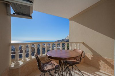 Exceptional Alanya Property For Sale In Tepe - Beautiful sea view balcony