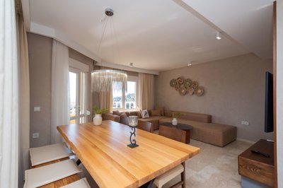 Exceptional Alanya Property For Sale In Tepe - Dining area to the lounge