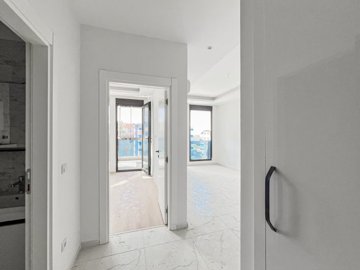 Must-See Investment Property In Kargicak, Alanya For Sale - Entrance of the apartment