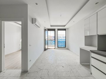 Must-See Investment Property In Kargicak, Alanya For Sale - Kitchen to the lounge and balcony