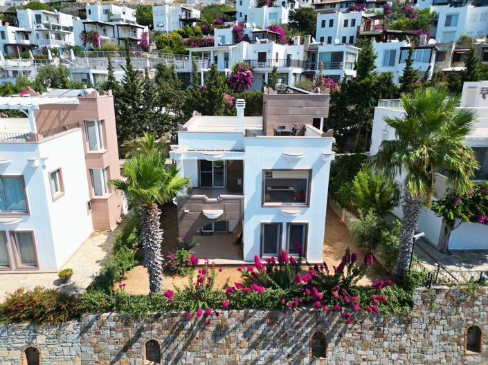 Image No.1-3 Bed Villa for sale