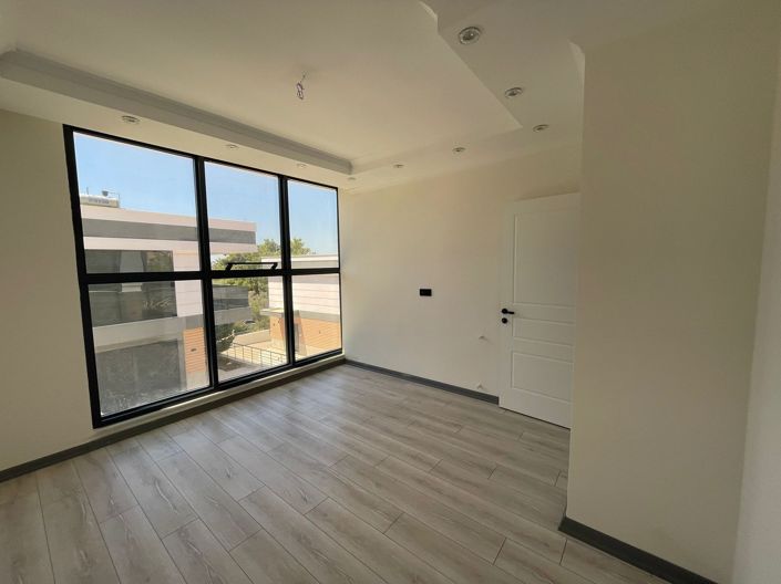 Image No.22-3 Bed Villa for sale