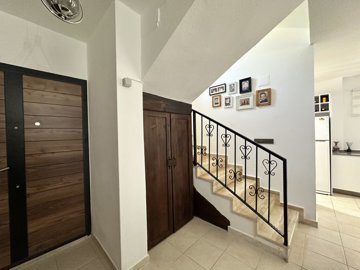 Semi-Detached Villa For Sale In Dalyan With A Shared Pool - Entrance hallway