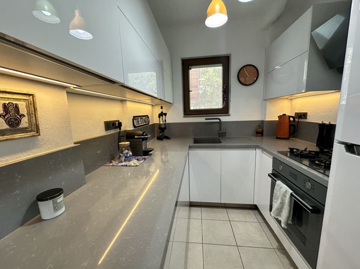 Image No.9-3 Bed Villa for sale