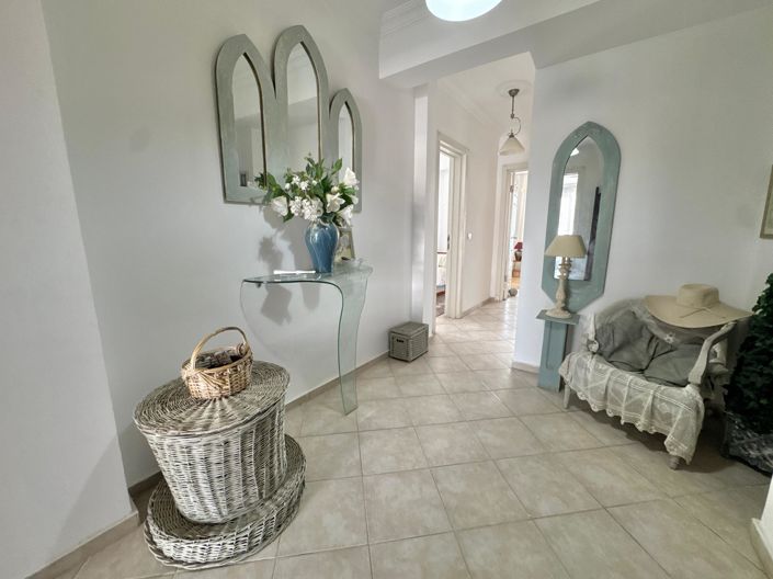 Image No.10-3 Bed Apartment for sale