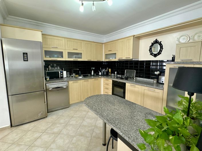 Image No.20-3 Bed Apartment for sale