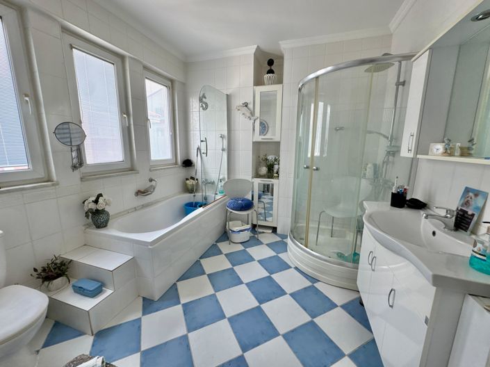 Image No.8-3 Bed Apartment for sale