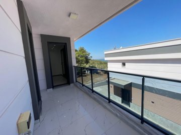 Detached Two-Storey Villa For Sale In Akbuk, Didim – Shady balcony