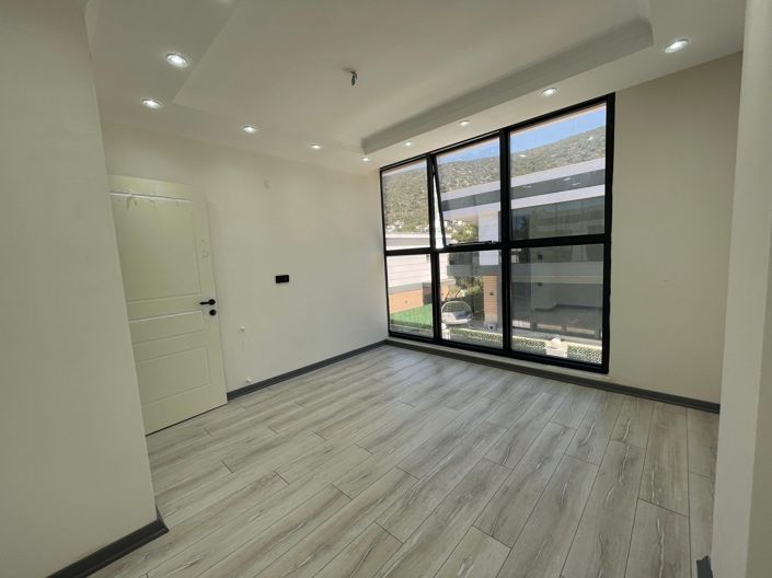 Image No.18-3 Bed Villa for sale