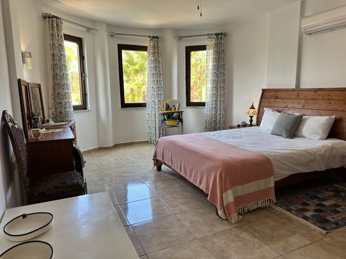 Image No.17-5 Bed Villa for sale