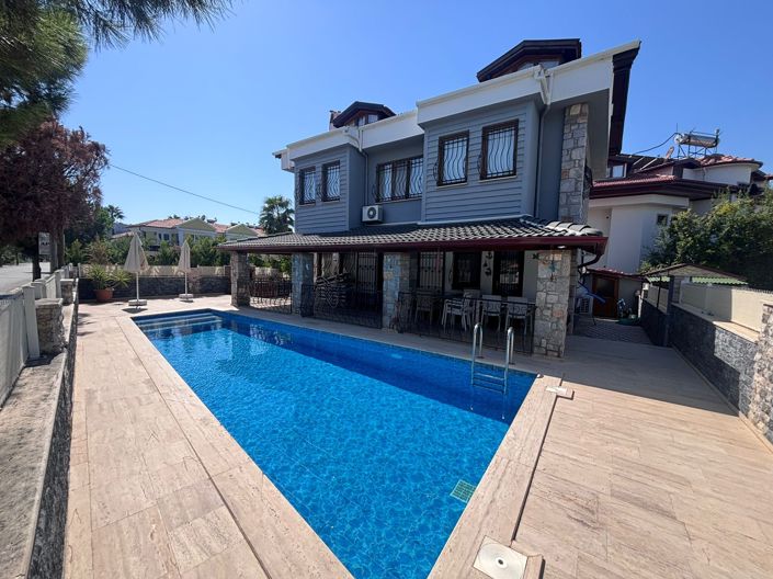 Image No.1-5 Bed Villa for sale