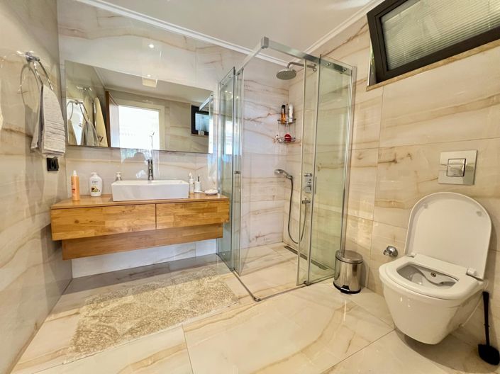 Image No.12-4 Bed Villa for sale