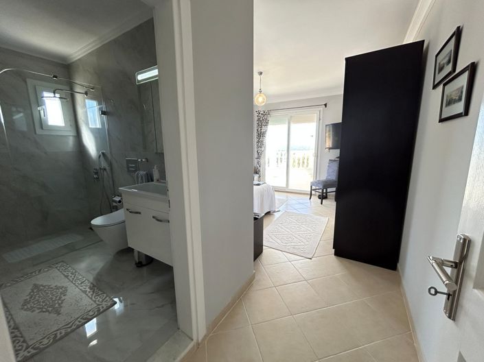 Image No.13-4 Bed Villa for sale