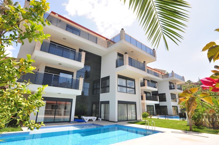 Image No.1-7 Bed Villa for sale