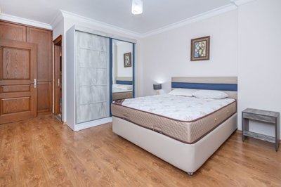 Exquisite Apartment For Sale In Alanya – Spacious double bedroom with ensuite