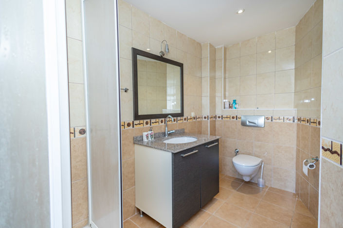 Image No.20-2 Bed Apartment for sale