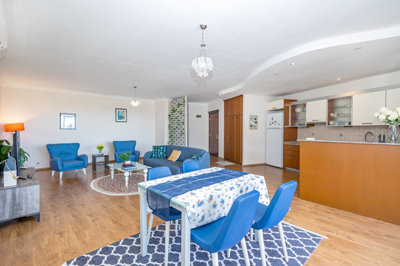 Exquisite Apartment For Sale In Alanya – Open-plan living space