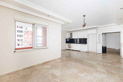 Notable Alanya Apartment For Sale In Cikcilli - Lounge to the kitchen
