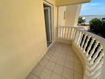 Furnished Property With A Sea View For Sale In Altinkum, Didim – Bedroom balcony