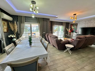 Impressive Villa For Sale In Uzumlu, Fethiye - Kitchen to the lounge