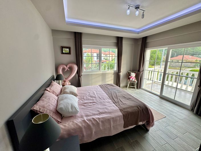 Image No.18-4 Bed Villa for sale