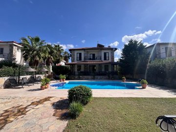 Charming Villa For Sale In Dalyan With A Private Pool & Garden - Private pool and expansive garden