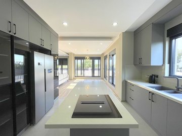 Luxury Property For Sale In Manavgat - An ultra-modern kitchen