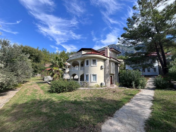 Image No.2-4 Bed Villa for sale