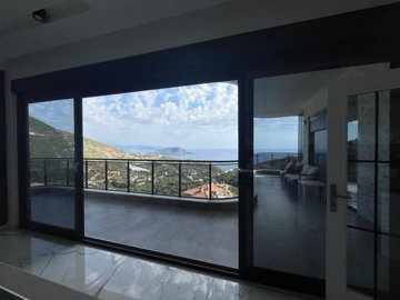 Exceptional Sea View Property For Sale In Alanya - Looking out to the terrace