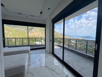 Exceptional Sea View Property For Sale In Alanya - Gorgeous views in the bedrooms 