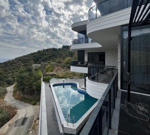 Exceptional Sea View Property For Sale In Alanya - Private swimming pool