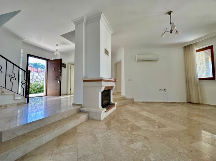 Image No.10-4 Bed Villa for sale