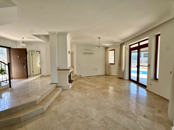 Image No.11-4 Bed Villa for sale