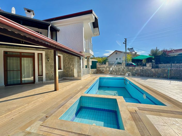 Image No.4-4 Bed Villa for sale