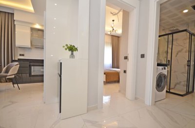 Sophisticated Alanya Investment Property For Sale - Entrance hallway