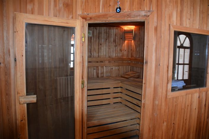 Image No.18-16 Bed Hotel for sale