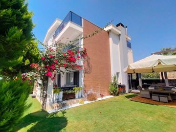 Luxury Three-Storey Villa In Kusadasi For Sale - Three-storey villa