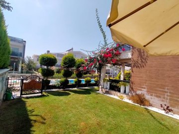 Luxury Three-Storey Villa In Kusadasi For Sale - Private garden